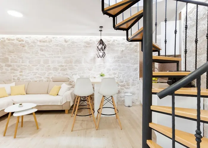 House Rokastone